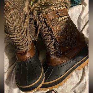 Two pairs Duck snow boots